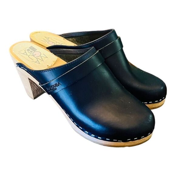 Maguba Shoes - Maguba Berkeley classic clog Scandinavian design navy blue leather wood heel